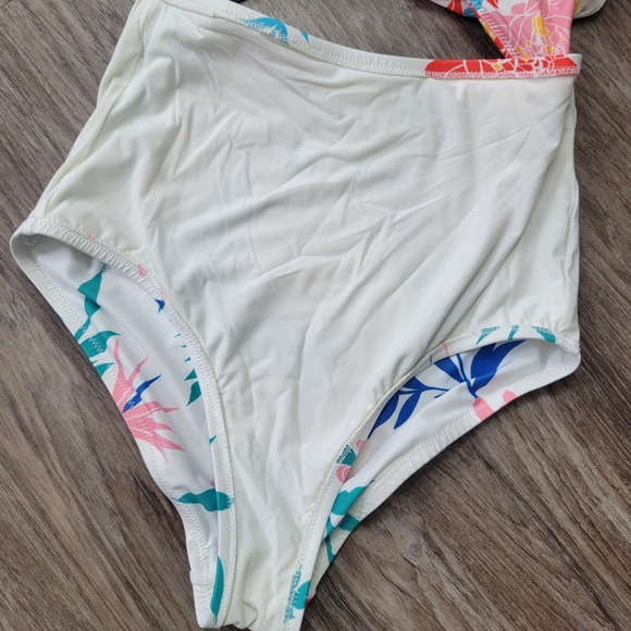 SALE ModCloth Siena Floral Front Tie Bust One Piece Cut Out Waist Swimsuit S - Picture 13 of 13